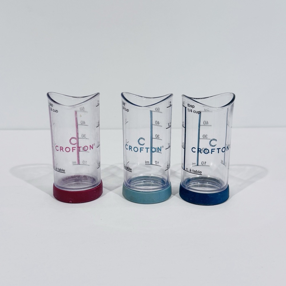 Lot Of 3 Crofton Liquid Measuring Cups Plastic W Rubber Bottoms